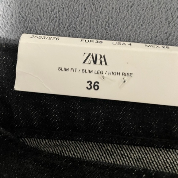 NWT Zara The Panelled Slim High Rise Black Jeans. Size 4 - Picture 11 of 13